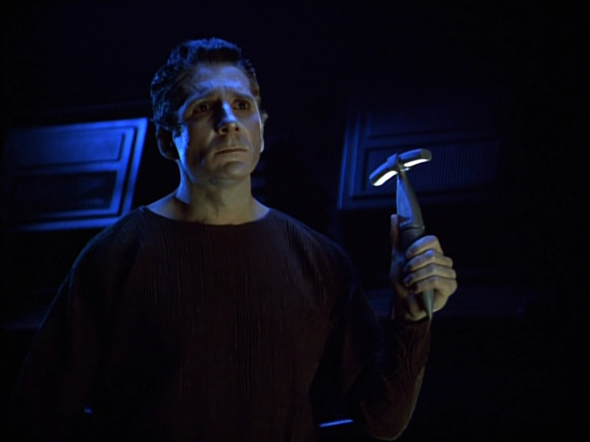extant_StarTrek_VOY_4x05-Revulsion_01161.jpg