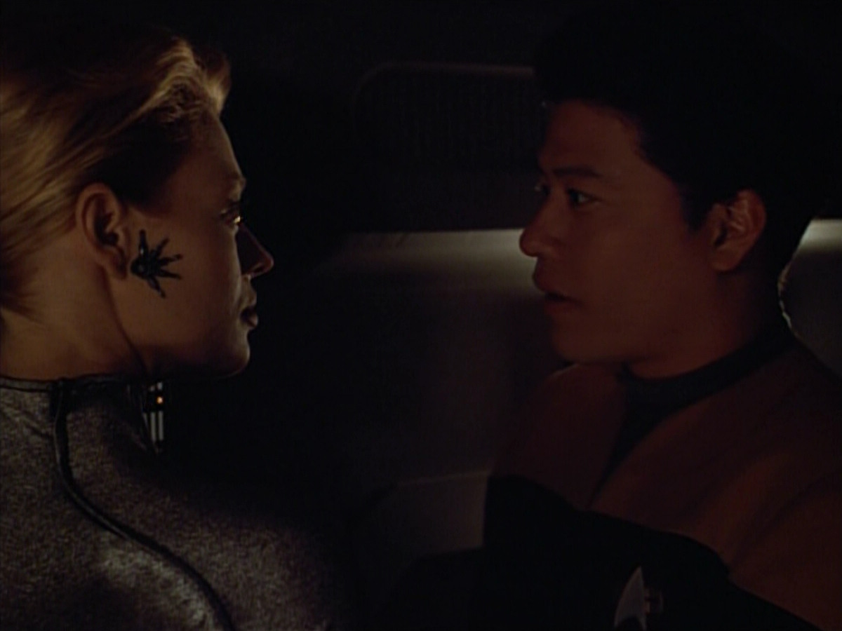 extant_StarTrek_VOY_4x05-Revulsion_01595.jpg