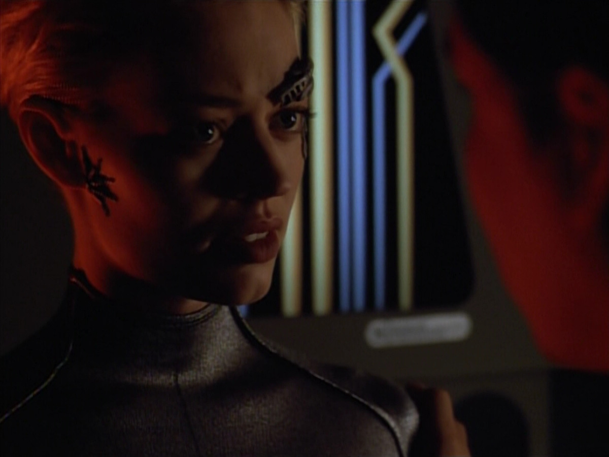 extant_StarTrek_VOY_4x05-Revulsion_01642.jpg