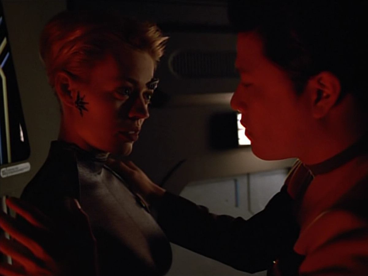 extant_StarTrek_VOY_4x05-Revulsion_01647.jpg