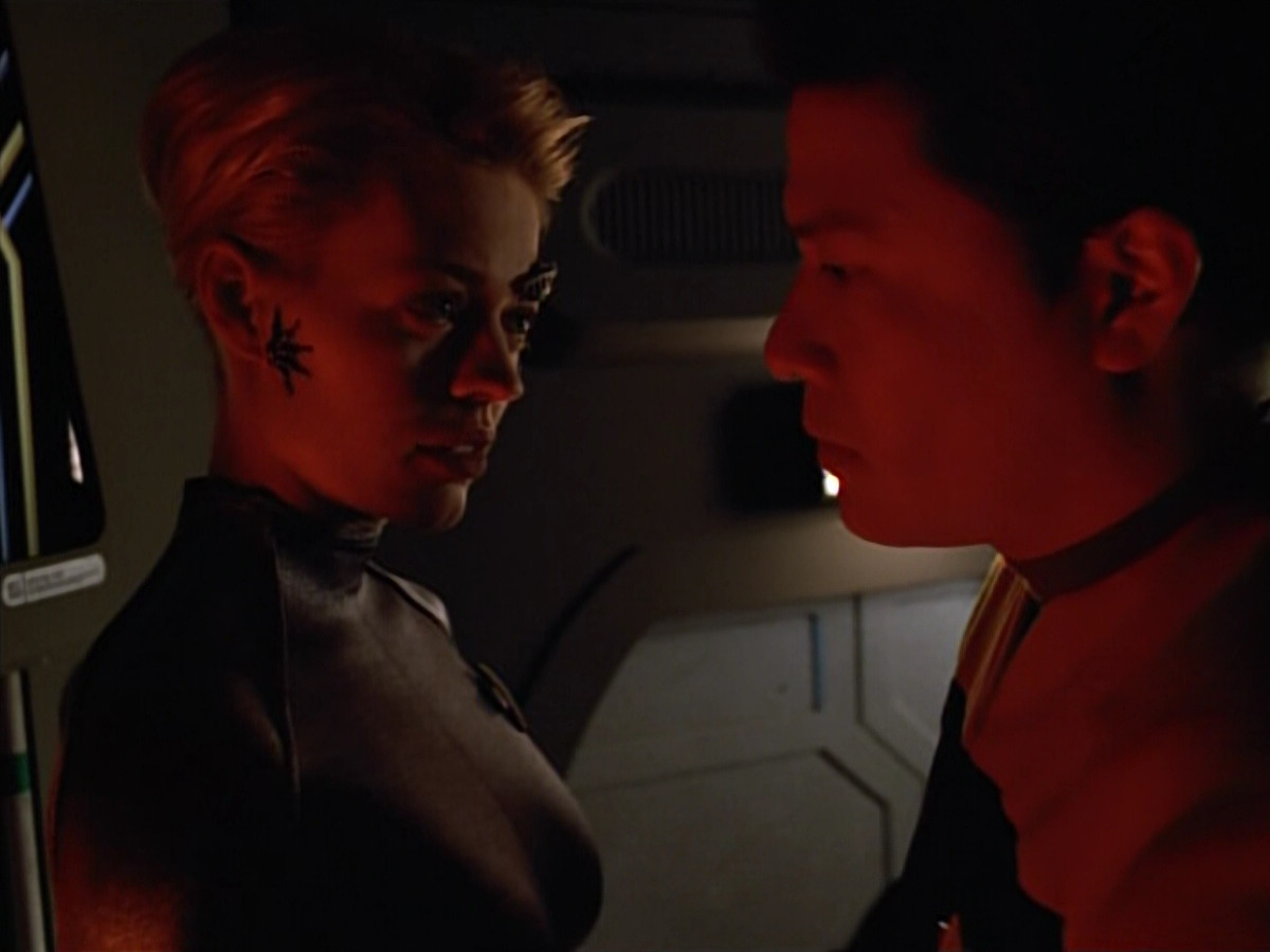 extant_StarTrek_VOY_4x05-Revulsion_01648.jpg