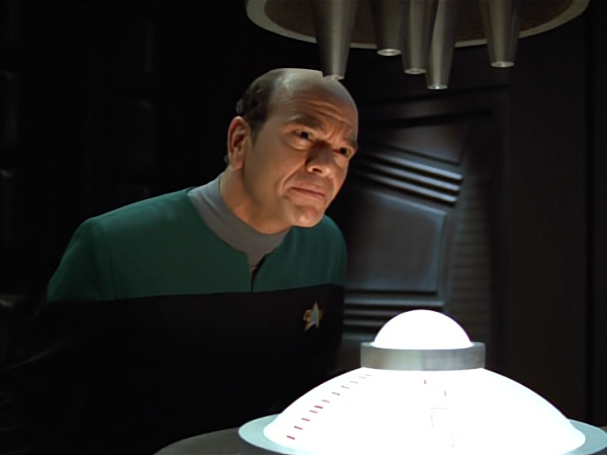 extant_StarTrek_VOY_4x05-Revulsion_01788.jpg