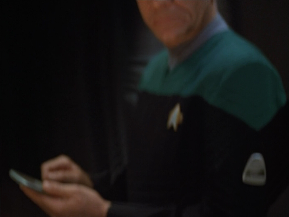 extant_StarTrek_VOY_4x05-Revulsion_01821.jpg