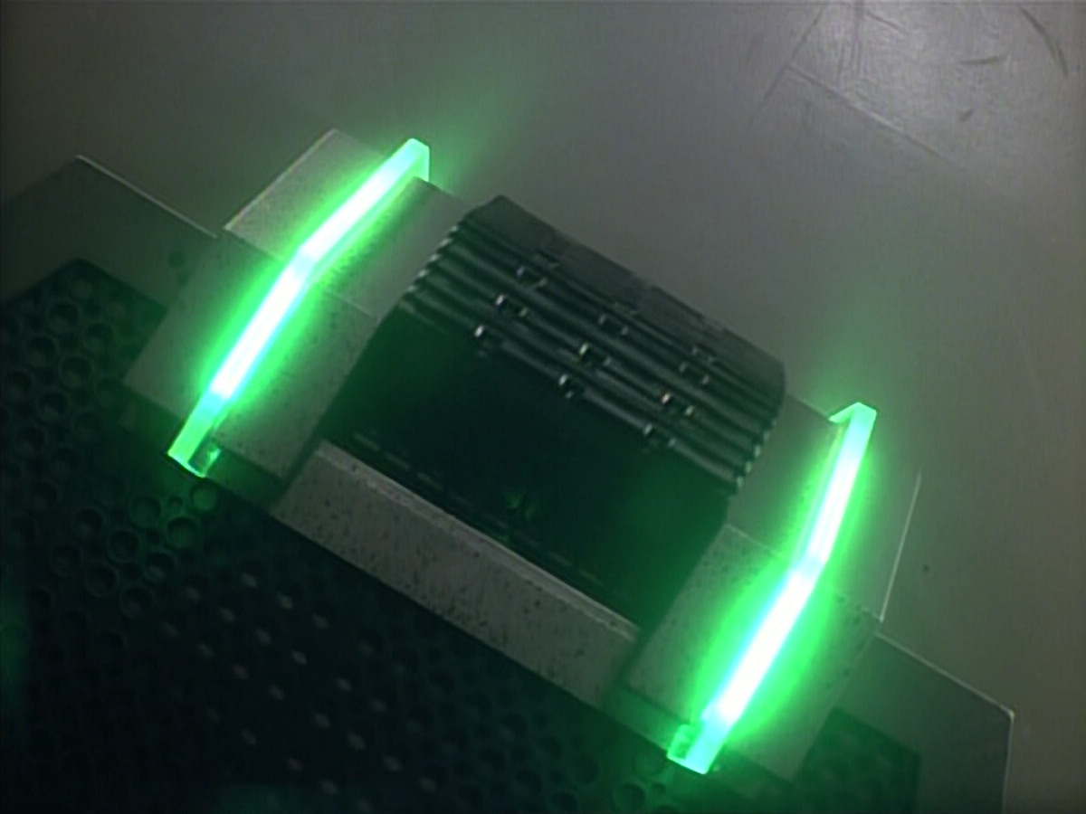 extant_StarTrek_VOY_4x05-Revulsion_02490.jpg