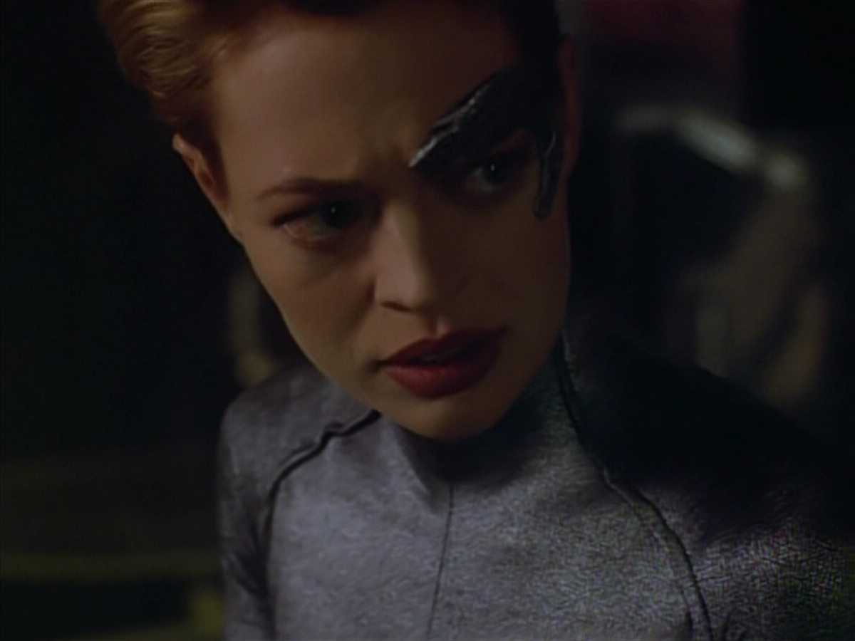 extant_StarTrek_VOY_4x05-Revulsion_02562.jpg