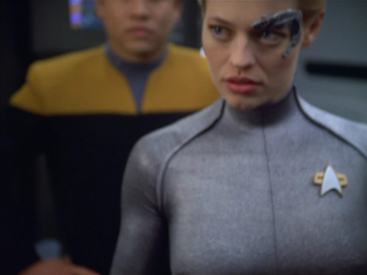 extant_StarTrek_VOY_4x05-Revulsion_02596.jpg