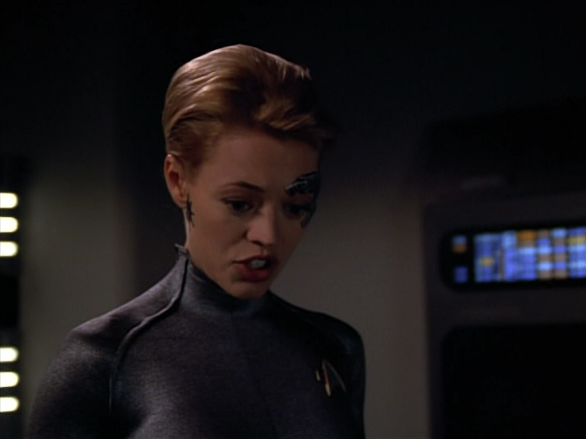 extant_StarTrek_VOY_4x05-Revulsion_03420.jpg