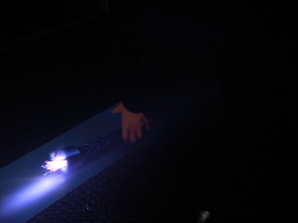 extant_StarTrek_VOY_4x05-Revulsion_03887.jpg