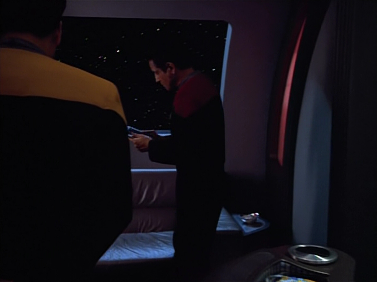 extant_StarTrek_VOY_4x05-Revulsion_03992.jpg