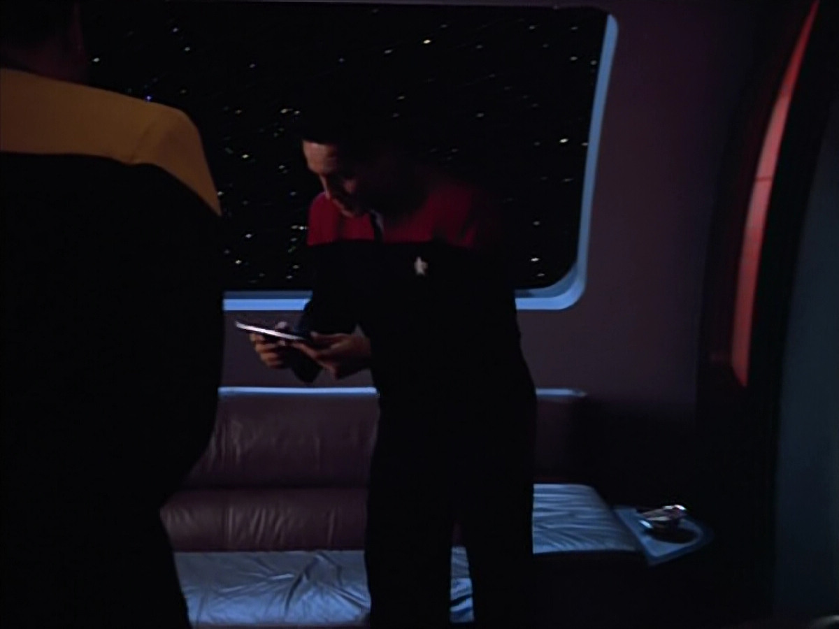 extant_StarTrek_VOY_4x05-Revulsion_03993.jpg