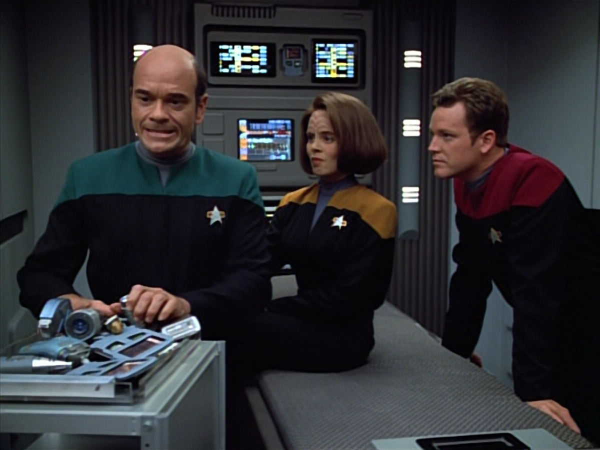 extant_StarTrek_VOY_4x05-Revulsion_04190.jpg