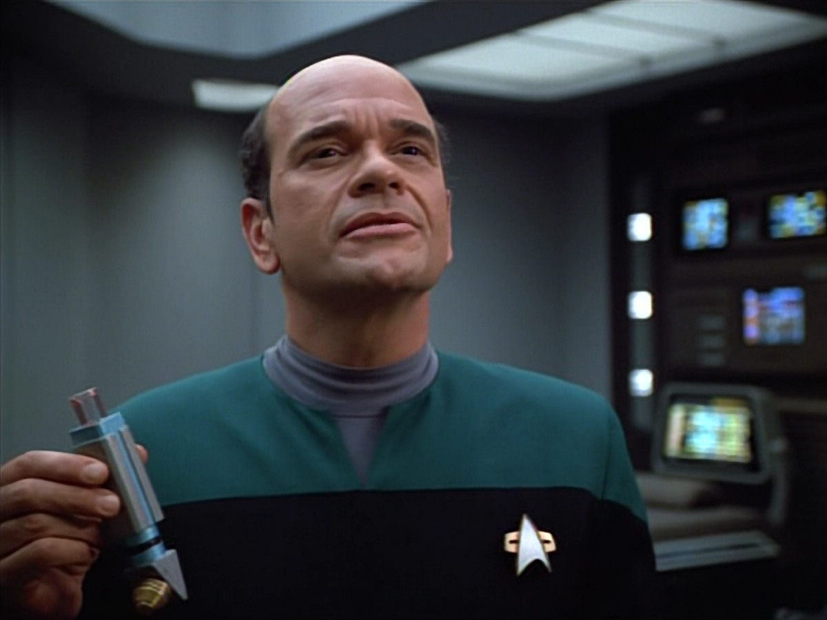 extant_StarTrek_VOY_4x05-Revulsion_04267.jpg