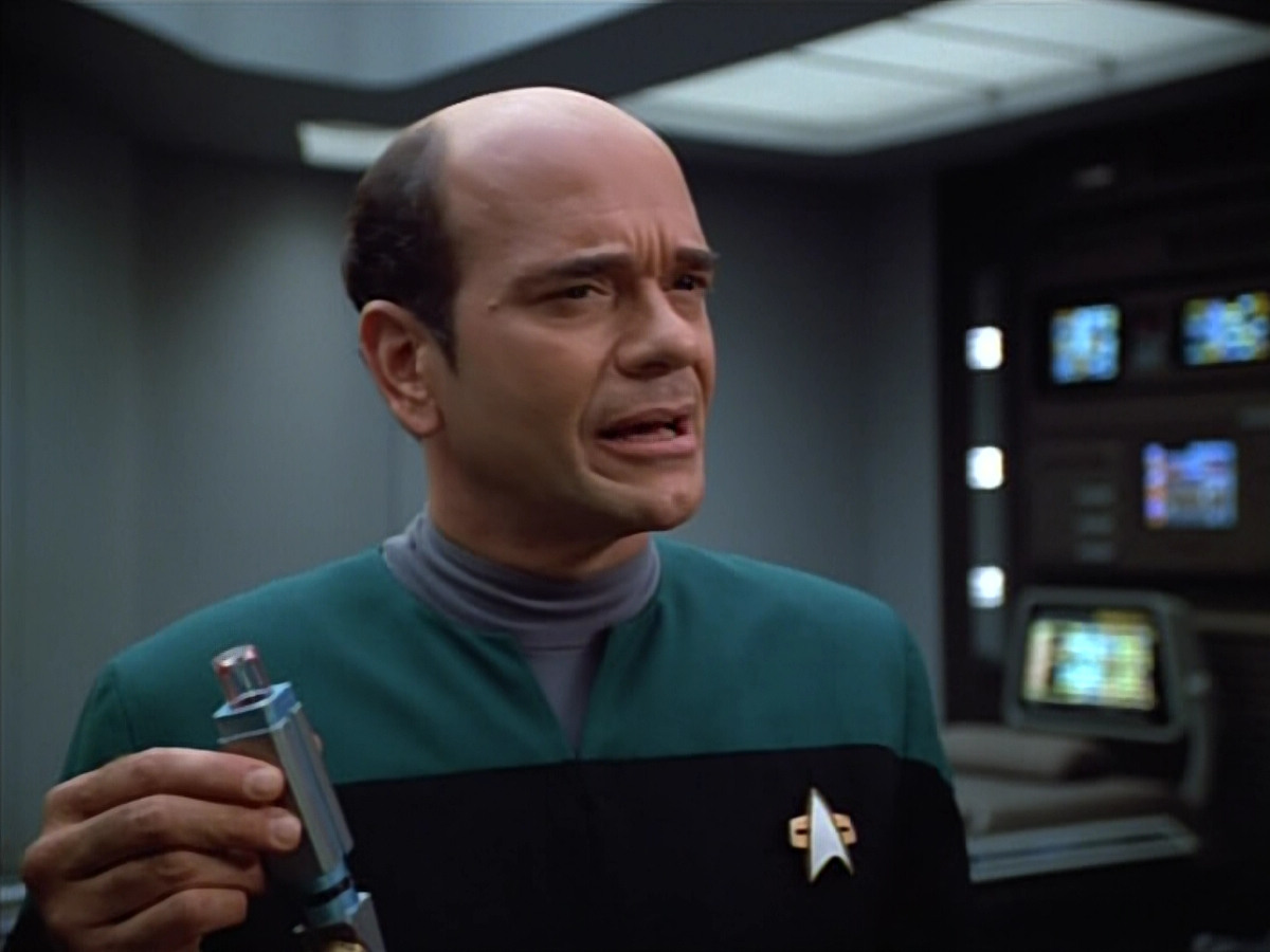 extant_StarTrek_VOY_4x05-Revulsion_04268.jpg