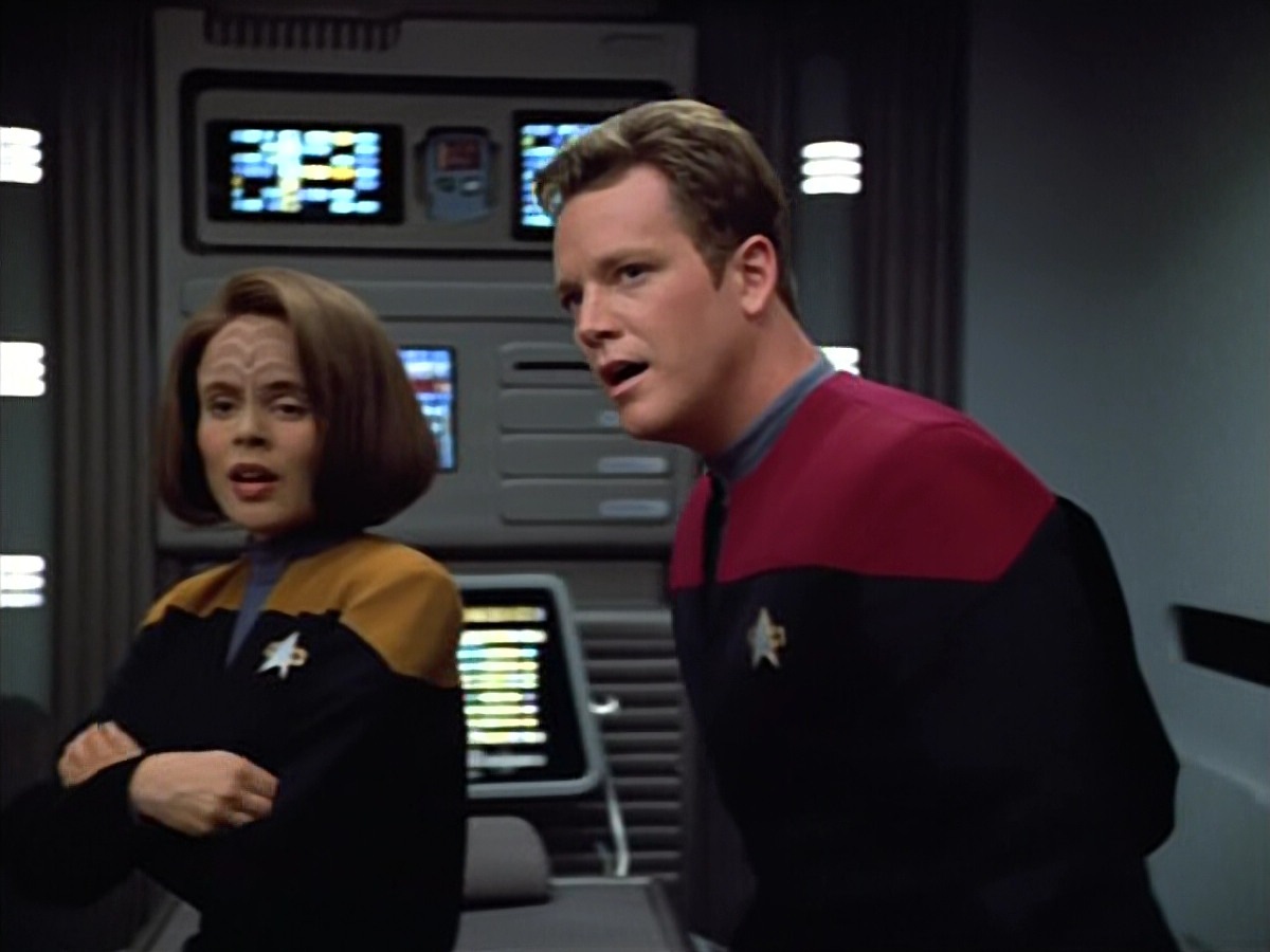 extant_StarTrek_VOY_4x05-Revulsion_04295.jpg