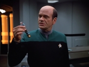extant_StarTrek_VOY_4x05-Revulsion_04254.jpg