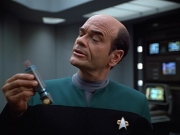 extant_StarTrek_VOY_4x05-Revulsion_04272.jpg