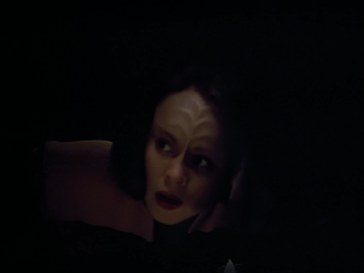 extant_StarTrek_VOY_4x07-ScientificMethod_00005.jpg
