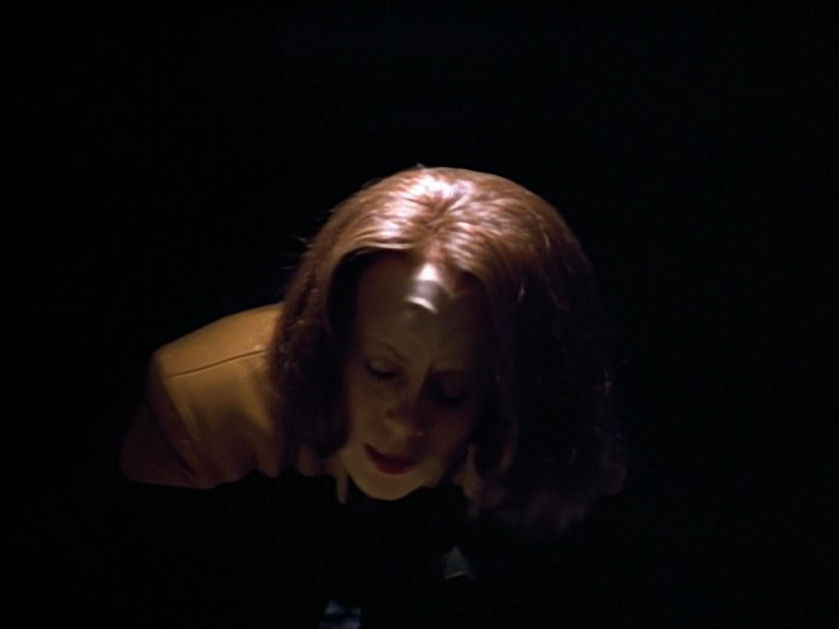 extant_StarTrek_VOY_4x07-ScientificMethod_00007.jpg