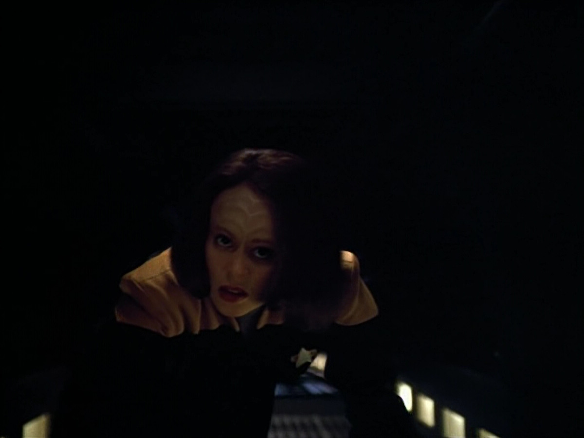 extant_StarTrek_VOY_4x07-ScientificMethod_00009.jpg
