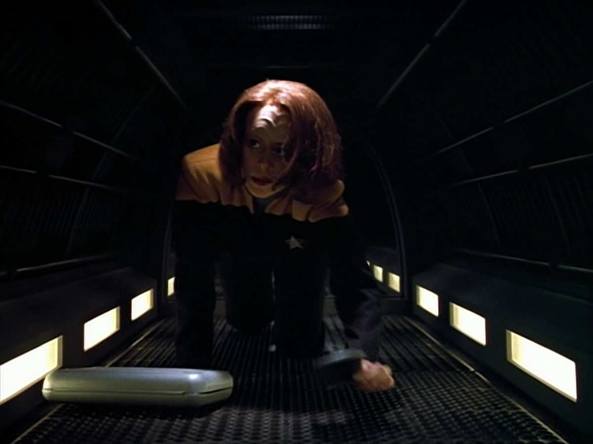 extant_StarTrek_VOY_4x07-ScientificMethod_00014.jpg