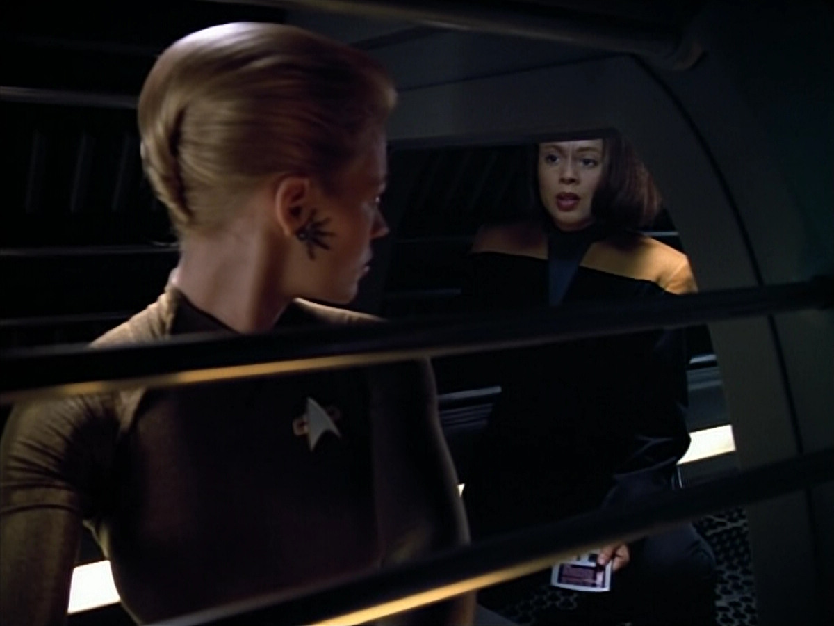extant_StarTrek_VOY_4x07-ScientificMethod_00025.jpg