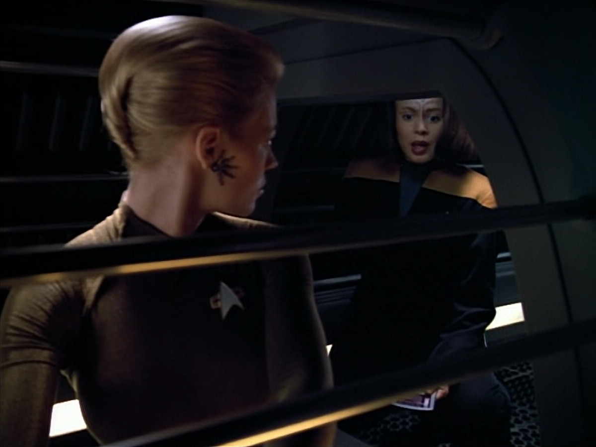 extant_StarTrek_VOY_4x07-ScientificMethod_00028.jpg