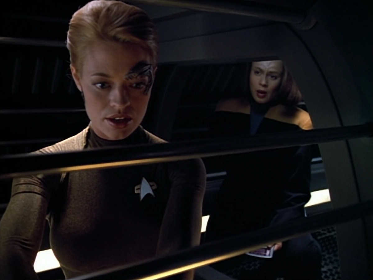 extant_StarTrek_VOY_4x07-ScientificMethod_00051.jpg