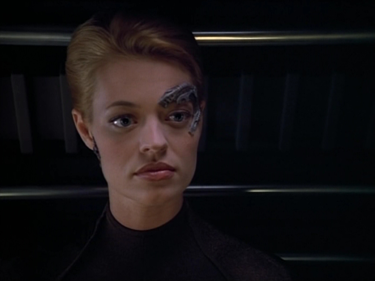 extant_StarTrek_VOY_4x07-ScientificMethod_00183.jpg