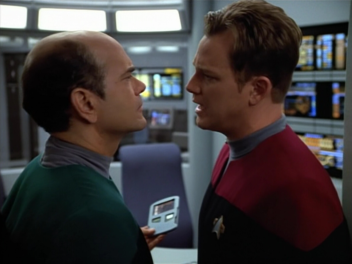 extant_StarTrek_VOY_4x07-ScientificMethod_00239.jpg