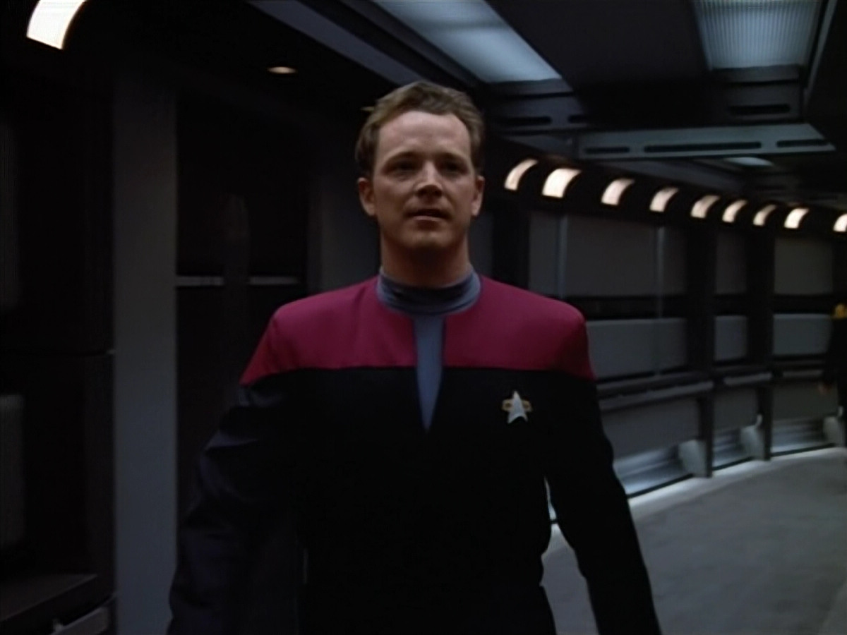 extant_StarTrek_VOY_4x07-ScientificMethod_00274.jpg
