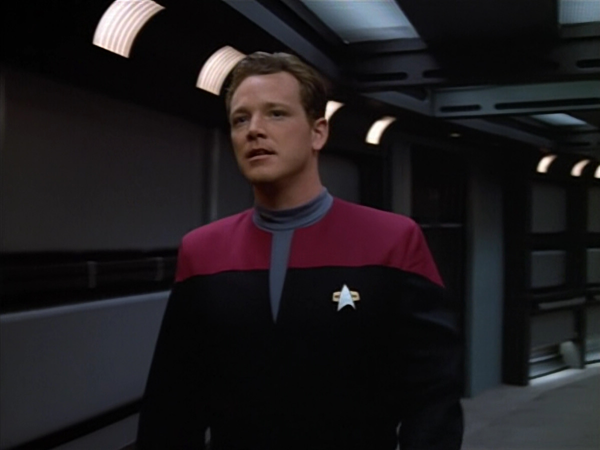 extant_StarTrek_VOY_4x07-ScientificMethod_00277.jpg