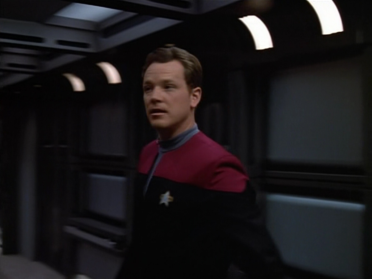 extant_StarTrek_VOY_4x07-ScientificMethod_00280.jpg