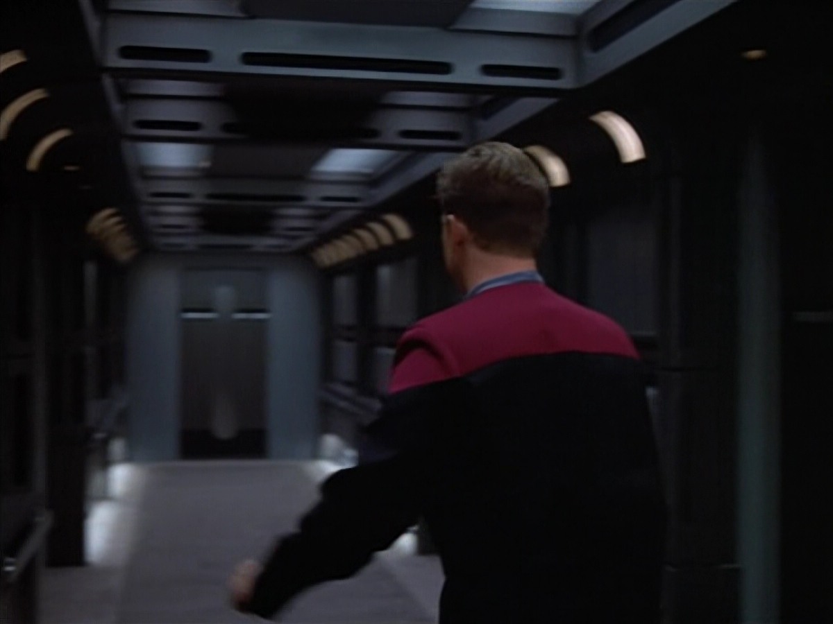 extant_StarTrek_VOY_4x07-ScientificMethod_00281.jpg