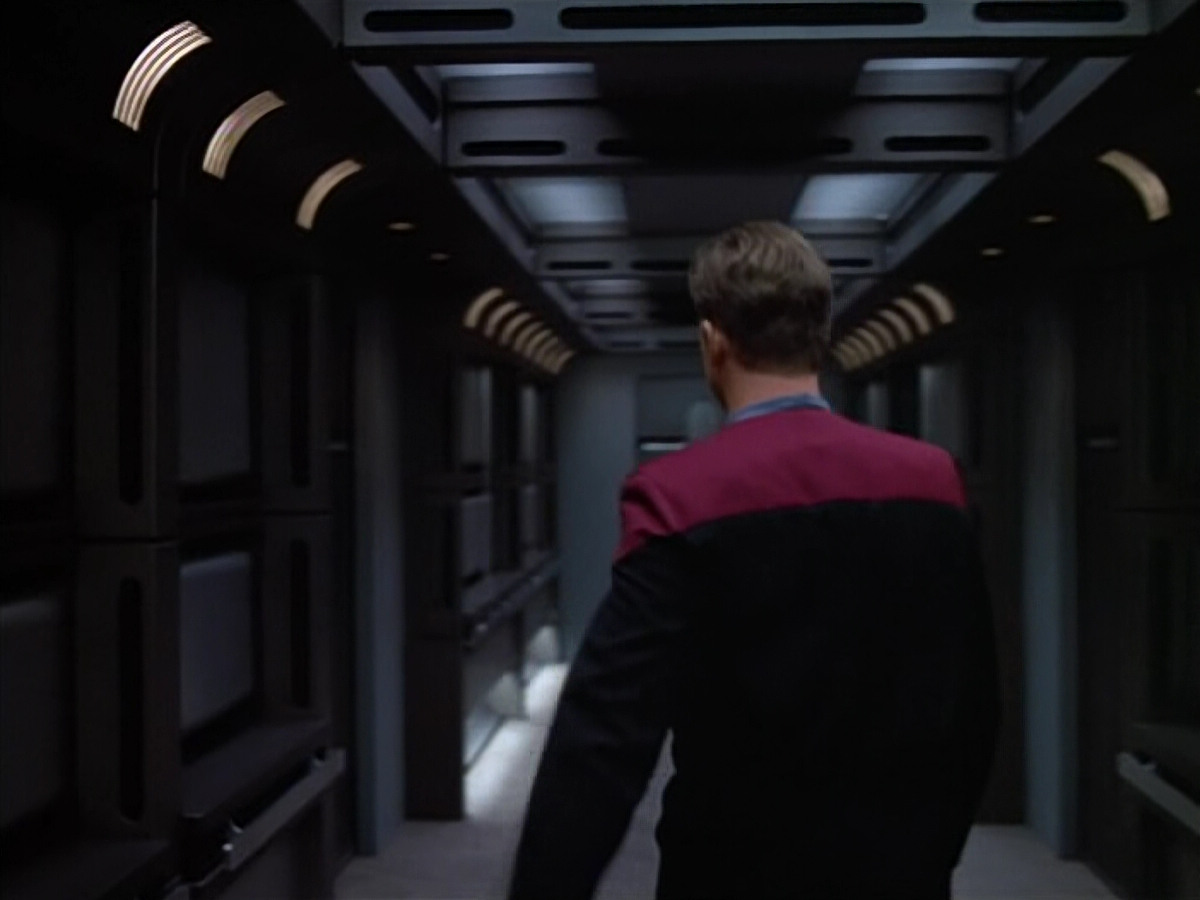 extant_StarTrek_VOY_4x07-ScientificMethod_00282.jpg