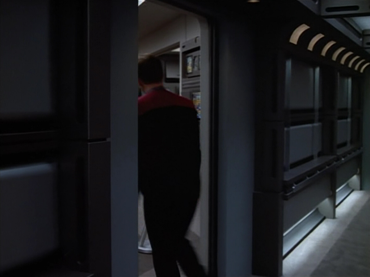 extant_StarTrek_VOY_4x07-ScientificMethod_00286.jpg