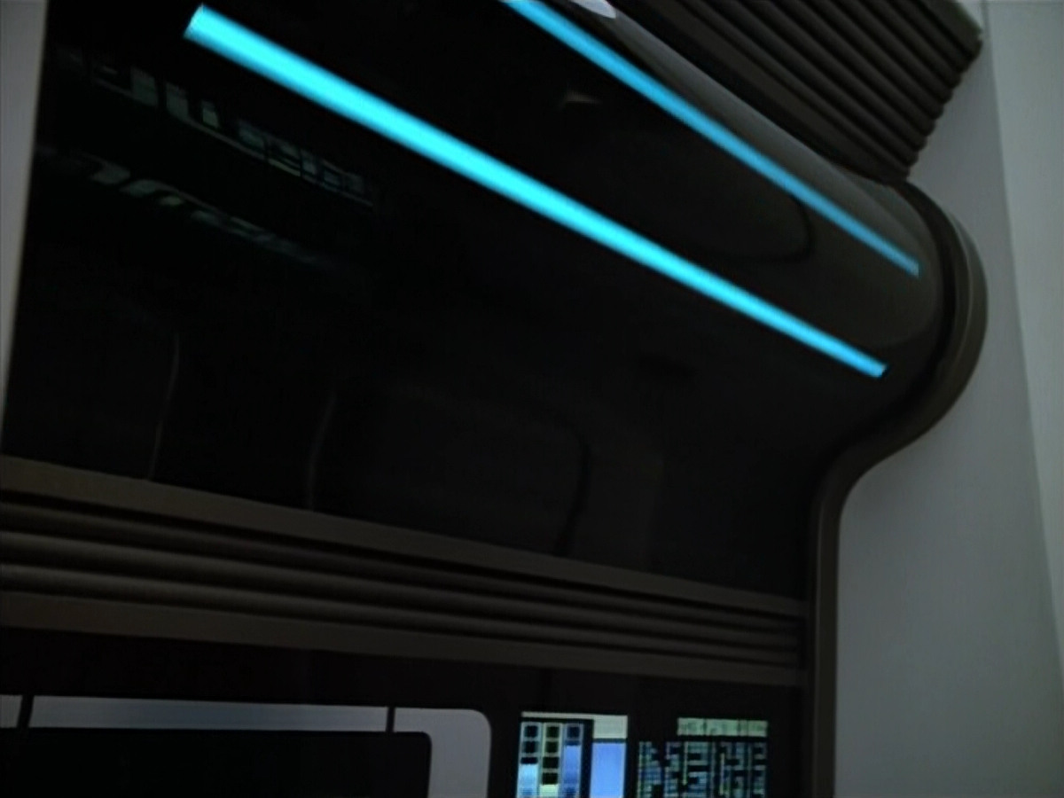 extant_StarTrek_VOY_4x07-ScientificMethod_00289.jpg