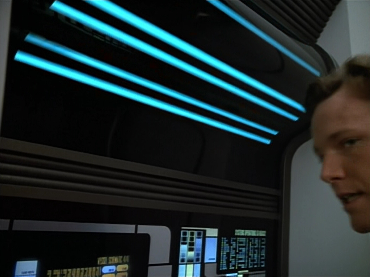 extant_StarTrek_VOY_4x07-ScientificMethod_00290.jpg