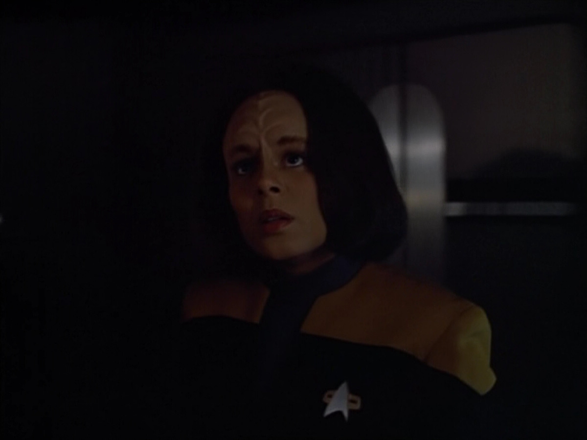 extant_StarTrek_VOY_4x07-ScientificMethod_00340.jpg