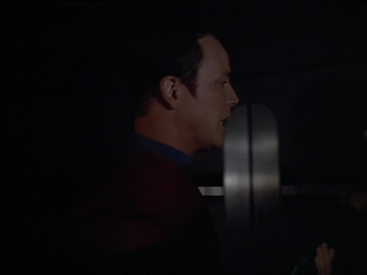 extant_StarTrek_VOY_4x07-ScientificMethod_00363.jpg