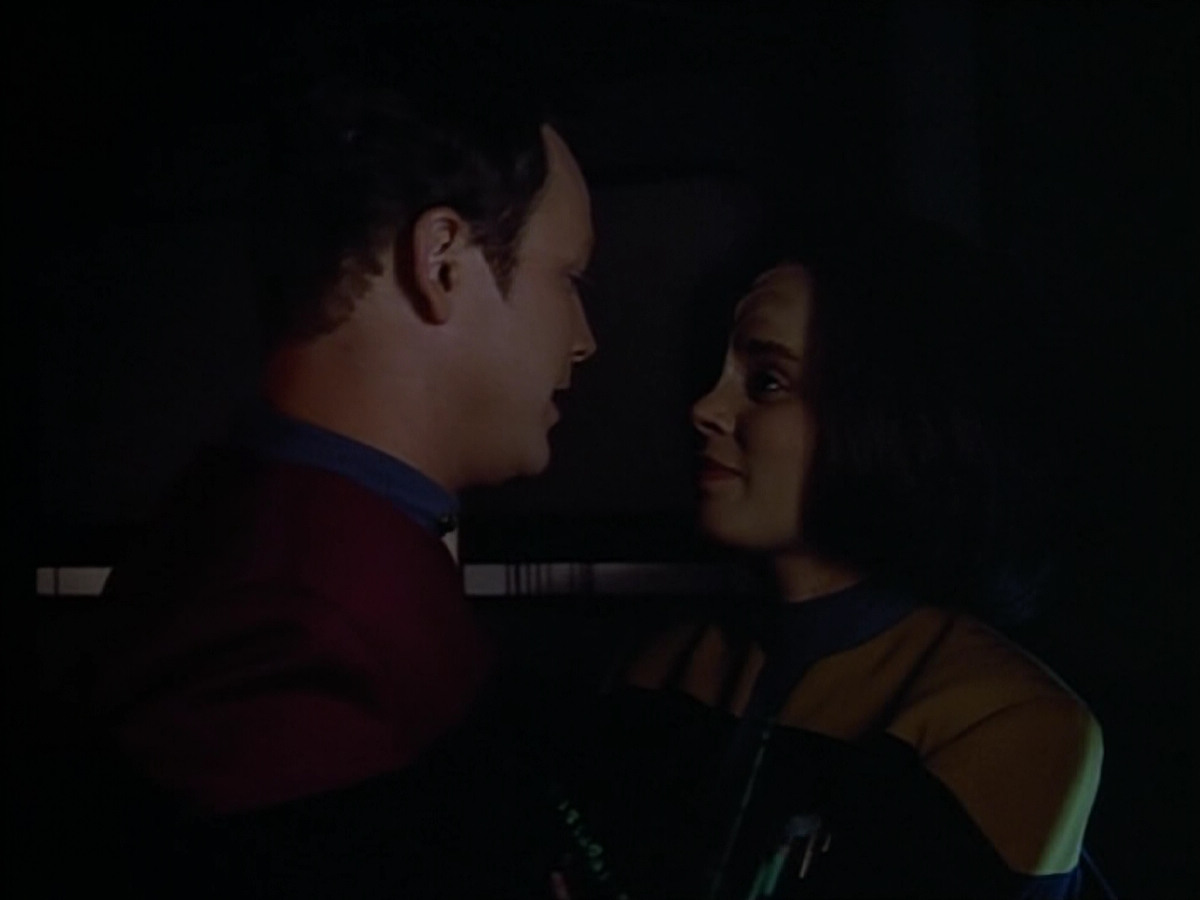 extant_StarTrek_VOY_4x07-ScientificMethod_00368.jpg