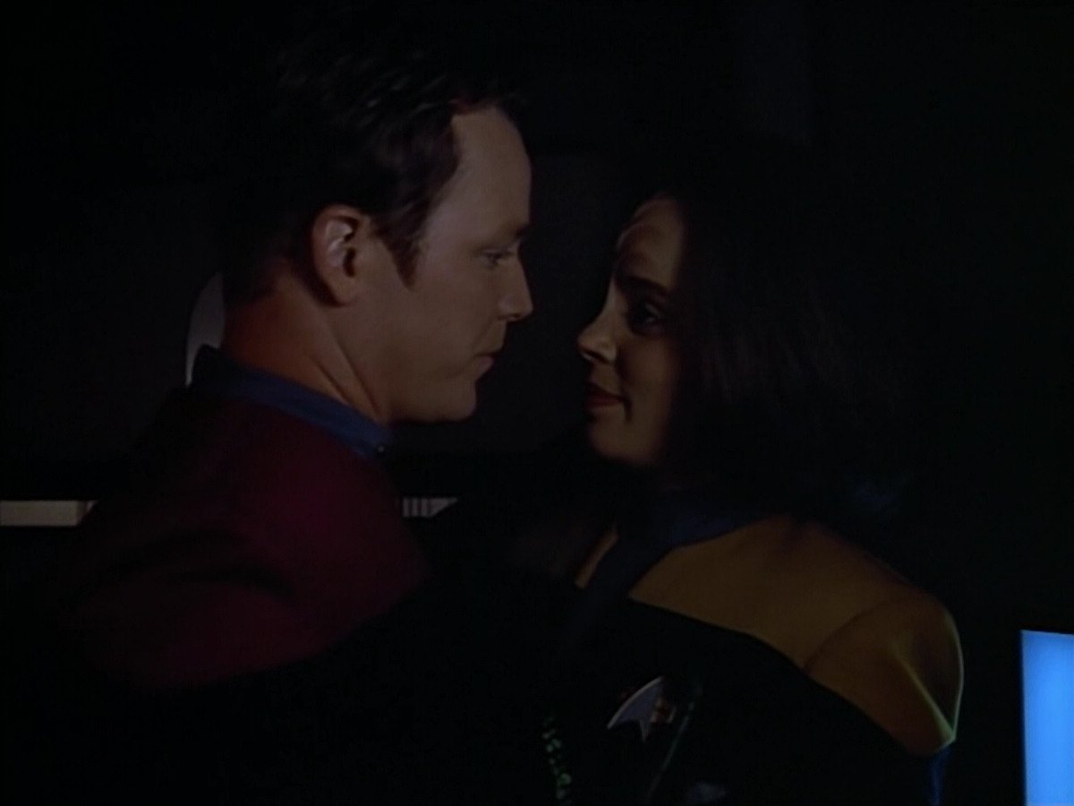 extant_StarTrek_VOY_4x07-ScientificMethod_00378.jpg