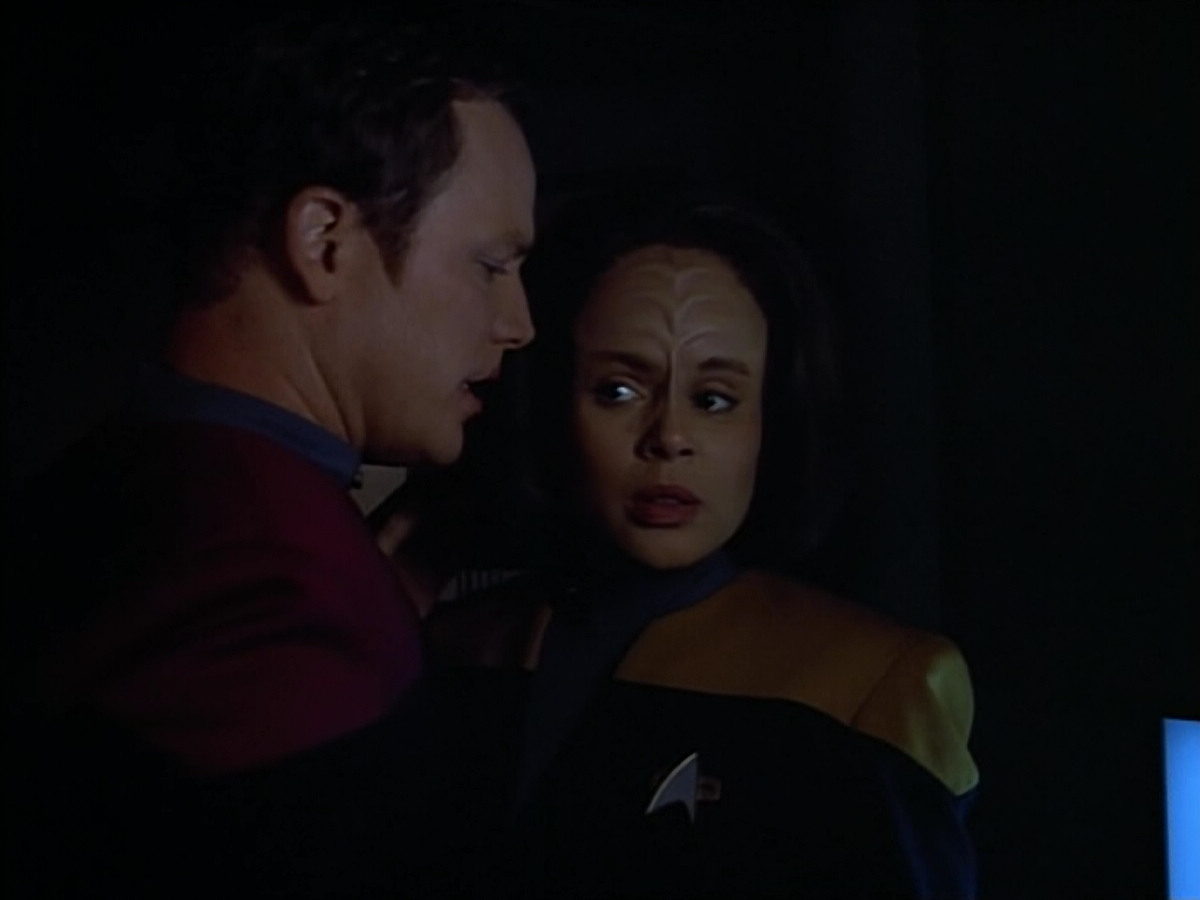 extant_StarTrek_VOY_4x07-ScientificMethod_00404.jpg