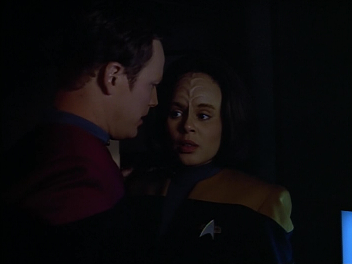 extant_StarTrek_VOY_4x07-ScientificMethod_00405.jpg