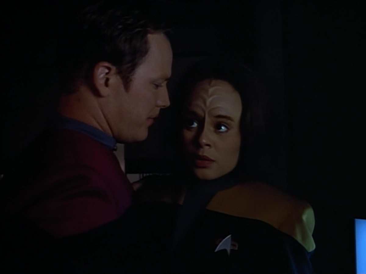 extant_StarTrek_VOY_4x07-ScientificMethod_00407.jpg