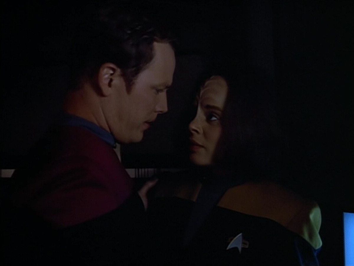 extant_StarTrek_VOY_4x07-ScientificMethod_00414.jpg
