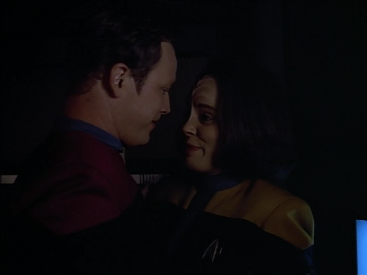 extant_StarTrek_VOY_4x07-ScientificMethod_00416.jpg