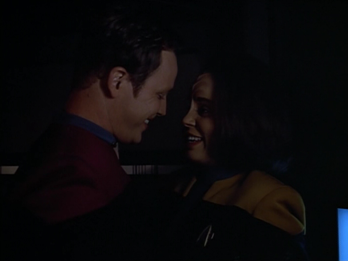 extant_StarTrek_VOY_4x07-ScientificMethod_00418.jpg