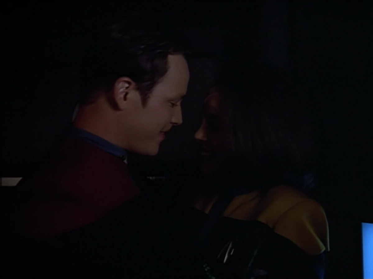 extant_StarTrek_VOY_4x07-ScientificMethod_00423.jpg
