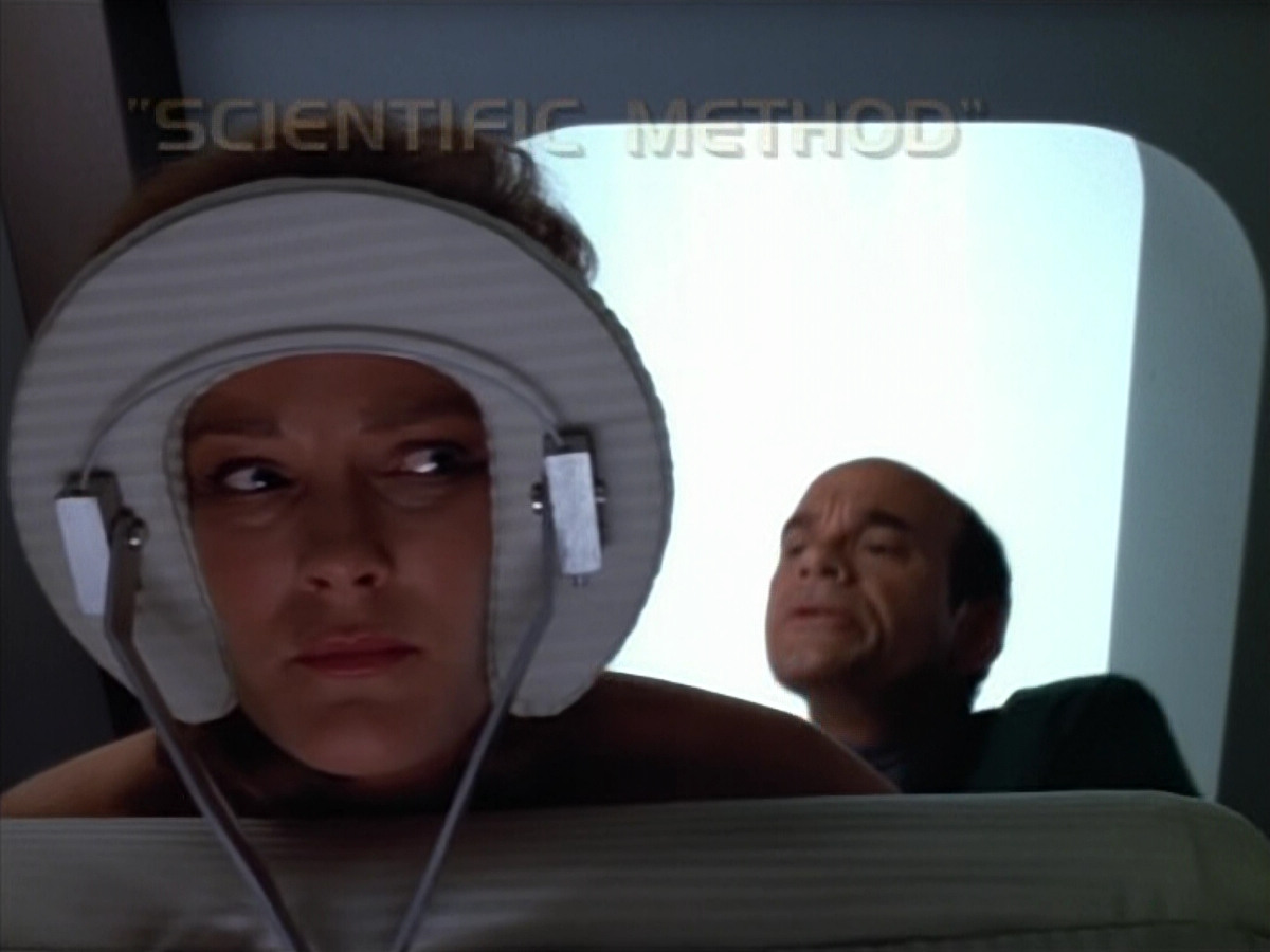 extant_StarTrek_VOY_4x07-ScientificMethod_00607.jpg