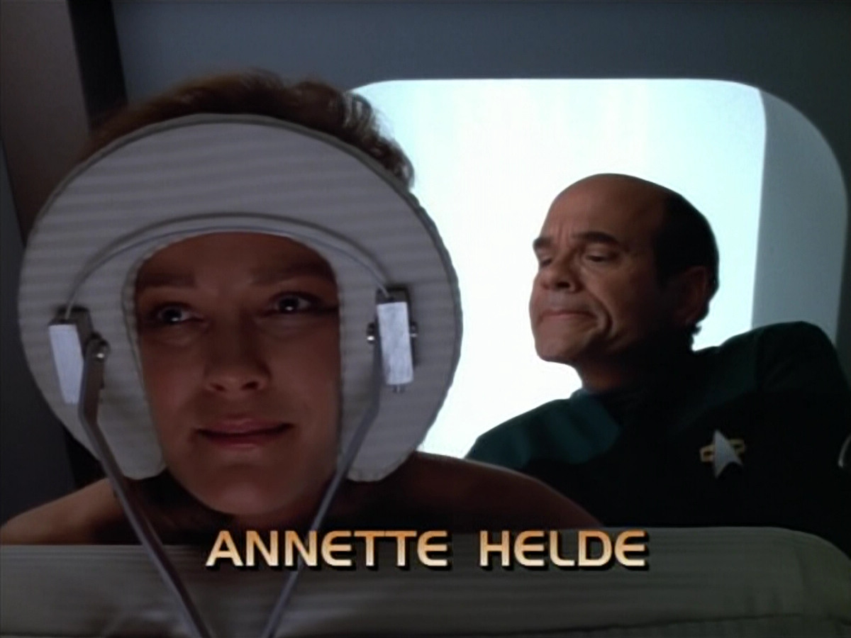 extant_StarTrek_VOY_4x07-ScientificMethod_00624.jpg